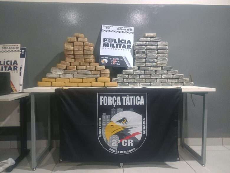 Carro é apreendido com 98 tabletes de cocaína em Mato Grosso