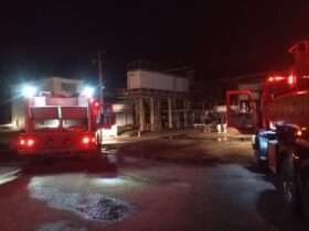 Corpo de Bombeiros combate incêndio em frigorífico em Guarantã do Norte