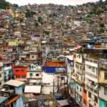 Mais de 81 mil pessoas vivem em favelas, revela Censo 2022