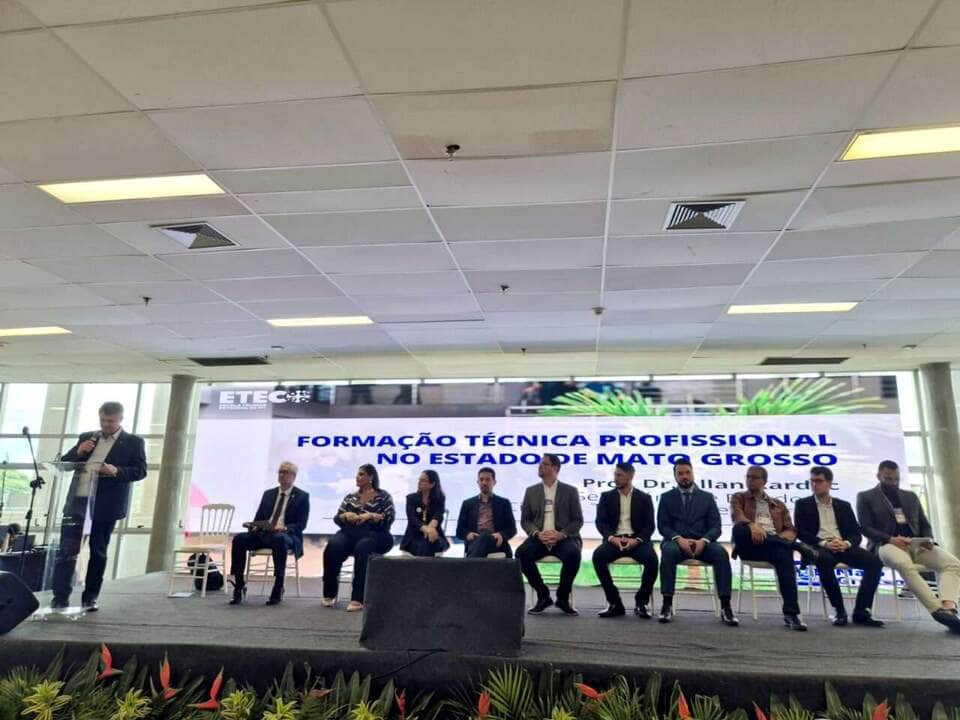 Mato Grosso compartilha experiência em educação profissional e tecnológica em evento nacional