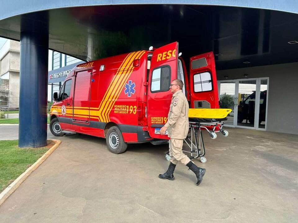 Crime aconteceu na tarde desta quarta-feira (23), no bairro Jardim das Primaveras; vítima conseguiu desarmar o agressor antes de ser socorrida