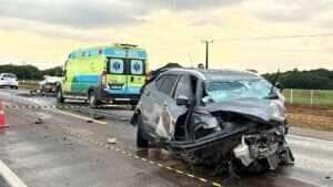 Acidente grave na BR-163 em Sorriso envolve dois carros e deixa vítimas feridas