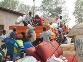 Refugiados da região de Kassai, na República Democrática do Congo, chegam a Lóvua, no norte de Angola