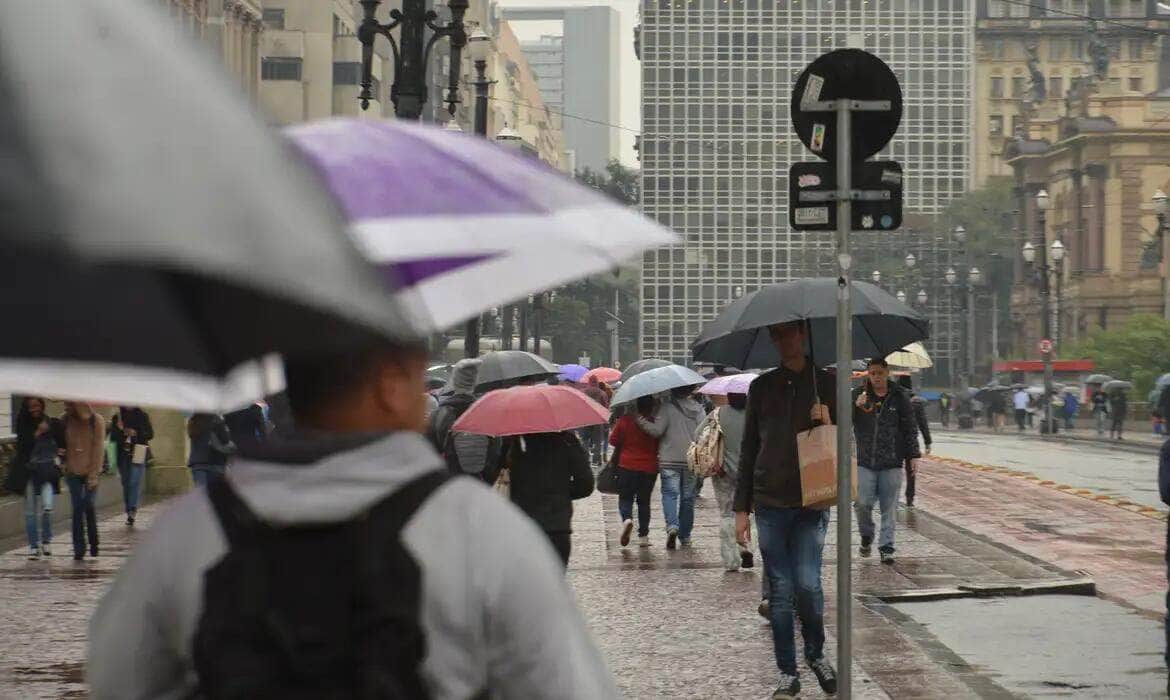 Chuva na região central de São Paulo.