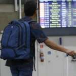 Rio de Janeiro (RJ), 02/10/2023 - Movimento de passageiros no Aeroporto Internacional Tom Jobim, no Galeão, após migração de voos operados no Aeroporto Santos Dumont. Foto: Fernando Frazão/Agência Brasil