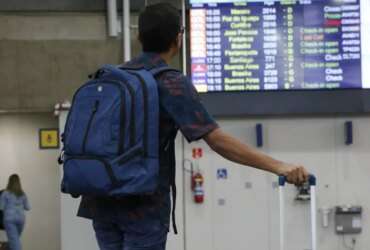 Rio de Janeiro (RJ), 02/10/2023 - Movimento de passageiros no Aeroporto Internacional Tom Jobim, no Galeão, após migração de voos operados no Aeroporto Santos Dumont. Foto: Fernando Frazão/Agência Brasil