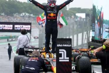 Max Verstappen celebra vitória no GP de São Paulo
 3/11/2024
REUTERS/Carla Carniel