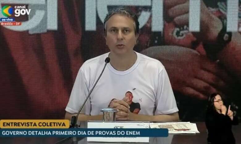 O ministro da Educação, Camilo Santana, concede entrevista coletiva após primeiro dia de provas do Enem 2024.
Frame Canal GOV