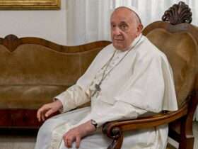 Roma 20/10/2023 – Papa Francisco duarente entrevista em seu gabinete no Vaticano Foto: Vatican Media/Divulgação