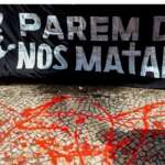 Rio de Janeiro (RJ), 17/08/2023 - O movimento de familiares de vítimas de violência policial do estado do Rio de Janeiro faz ato, em frente ao Palácio Guanabara, para protestar contra as operações letais que ocasionaram mais de 100 vítimas no
Foto: Tânia Rêgo/Agência Brasil