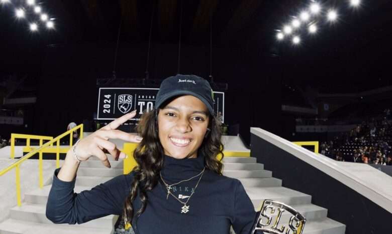 Rayssa Leal é campeã da etapa de Tóquio da SLS - circuito mundial de skate street - em 23/11/2024