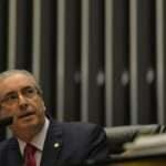 Brasília - O Presidente da Câmara, Eduardo Cunha, entra no plenário após falar com a imprensa sobre a representação contra ele no Conselho de Ética. Foto: Fabio Rodrigues Pozzebom/Agência Brasil