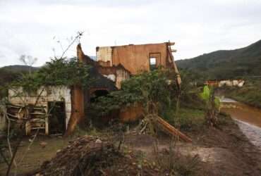 Moradores de Barra Longa, uma das regiões atingidas pela tragédia de Mariana, também sofrem com depressão - José Cruz-Agência Brasil