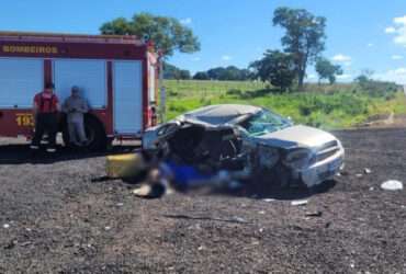 Mulher morre e homem fica ferido em grave acidente na BR-070 em Barra do Garças