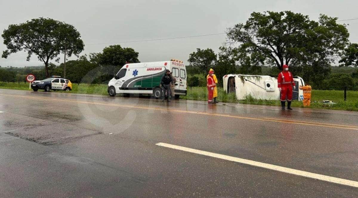 Idosa morre após motorhome capotar na MT-130 em Mato Grosso Vandreia de Paula/ TV Cidade Record