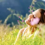 Mulher Feliz com Sorte hoje