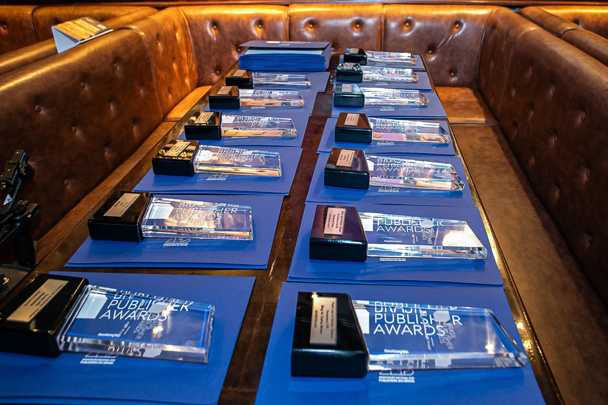 Premio Brasil Publisher Awards backdrop - troféus e teste de palco - Tamanho Revista 300dpi - fotos@marceloeliasfoto-6889