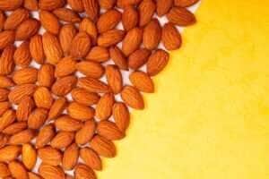 O que é a biotina? A vitamina que faz bem para a pele, cabelo e muito mais!