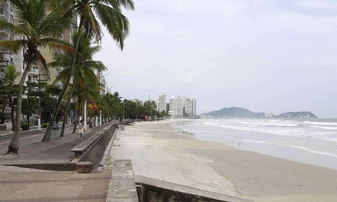 Praia Pitangueiras Vazia ,Guarujá
