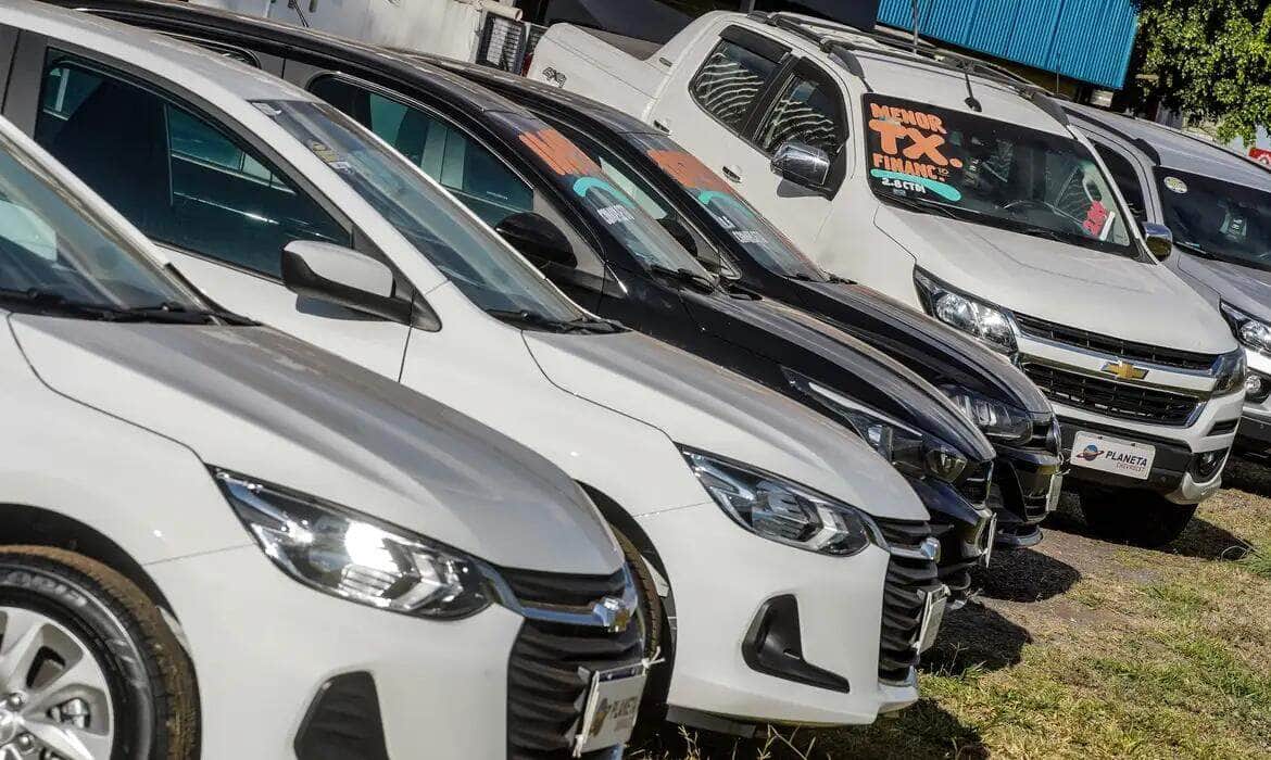 06/06/2023 Brasília (DF) - Venda de carros na Cidade do Automóvel em Brasília. Foto Rafa Neddermeyer/ Agência Brasil