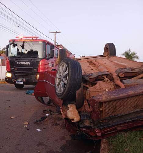 Corpo de Bombeiros realiza desencarceramento em acidente com três veículos em Lucas do Rio Verde