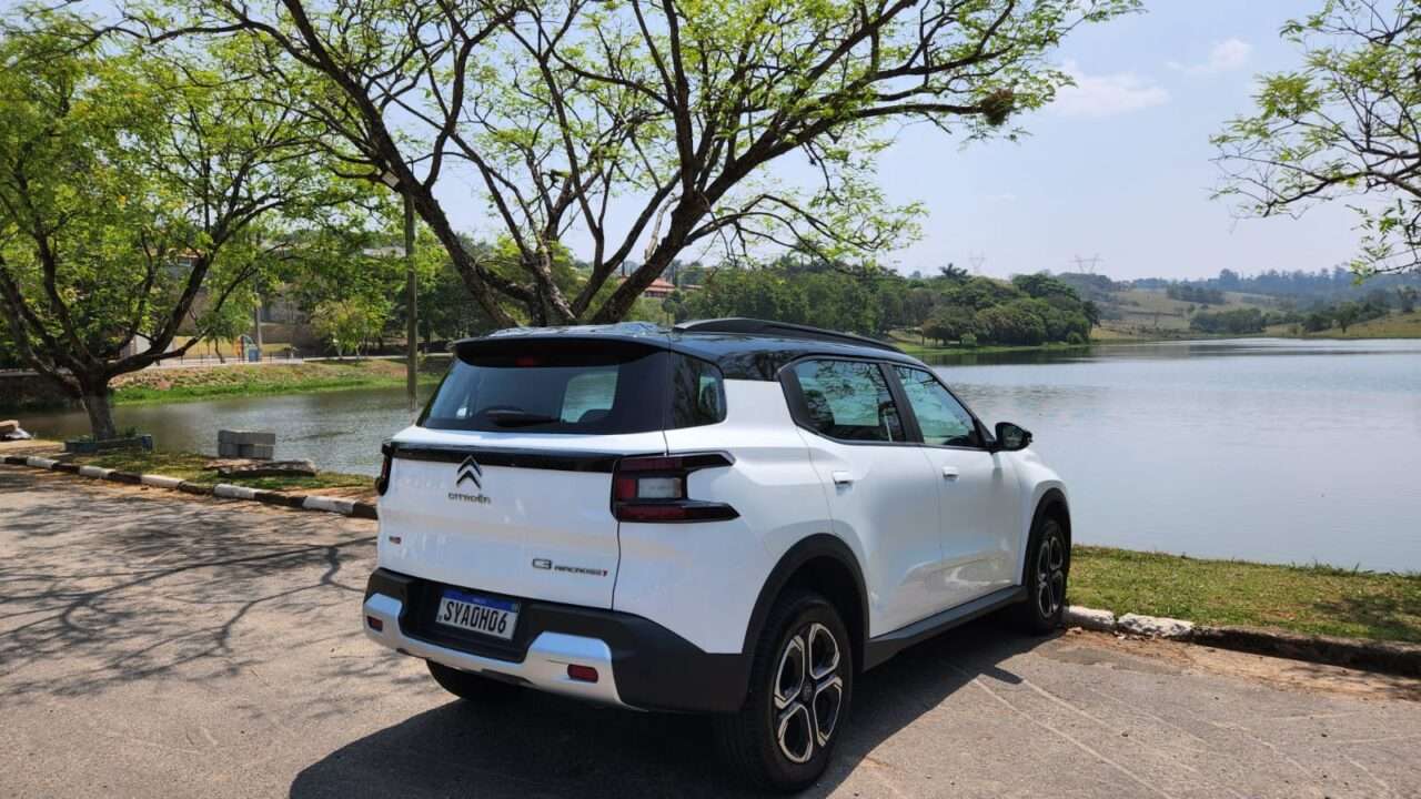 Os SUVs compactos mais emplacados no Brasil em 2024 Citroen C3 Aircross 2