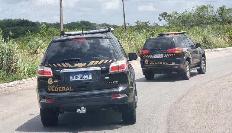 A segunda fase da operação cumpre mandados em Sinop, Lucas do Rio Verde, Guarantã do Norte e Picos/PI contra grupo criminoso que usava caminhões clonados e empresas de fachada. 