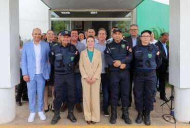 Prefeita de Várzea Grande participa de cerimônia de troca de comando da Guarda Municipal