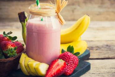 Vitamina de Mamão com Banana e Morango