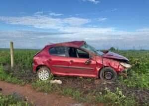 Acidente com capotamento na BR-163 deixa casal ferido em Sorriso