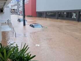 Chuvas em SC deixam quatro cidades em emergência. Na foto, Itajaí é uma das mais atingidas.