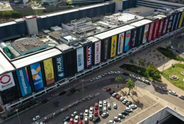 Vista aérea da Rodoviária do Plano Piloto e do Shopping Conjunto Nacional Brasília