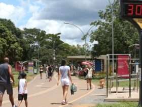 Brasilienses aproveitam o feriado de carnaval no Parque da Cidade