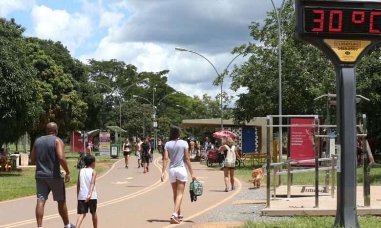 Brasilienses aproveitam o feriado de carnaval no Parque da Cidade