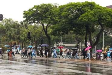 Brasília, (DF), 09/10/2024 - Chuva na W3 Sul, Setor Comecial. Foto Valter Campanato/Agência Brasil.