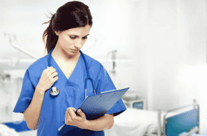 Técnica de enfermagem garante direitos após atrasos salariais em hospital de Sinop