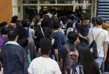 São Paulo (SP) 05/11/2023 - Estudantes e pais na Universidade Paulista no bairro do Paraiso . 
Foto: Paulo Pinto/Agência Brasil