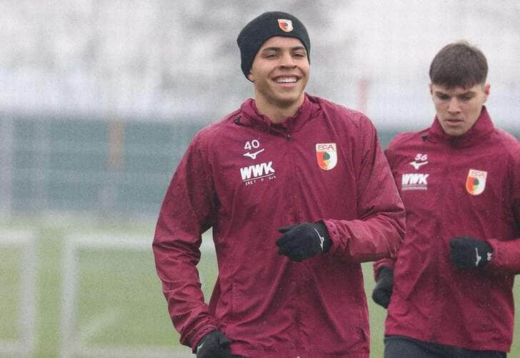 Augsburg x RB Leipizig ao vivo; onde assistir nesta sexta (14). Imagem: Divulgação Augsburg