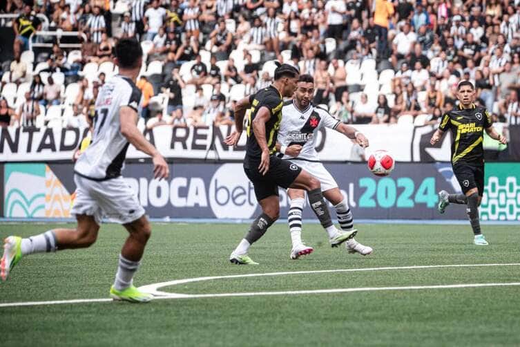 Vasco x Botafogo: Clubes duelam vivendo momentos semelhantes