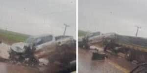 Vídeo mostra colisão durante chuva na rodovia; PRF controla o trânsito no local 