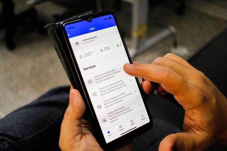 Mais de 280 mil condutores de Mato Grosso renovaram a CNH de forma online nos últimos cinco anos
