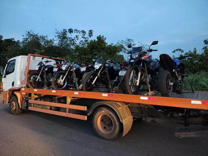 Operação de trânsito remove nove motocicletas e aplica multas em Cuiabá