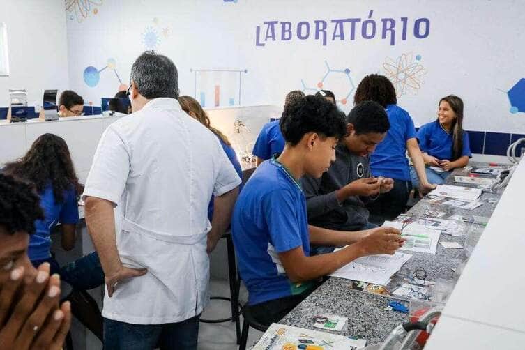 Professores e alunos da Rede Estadual de Mato Grosso podem receber até R$ 11 mil em auxílio para pesquisa