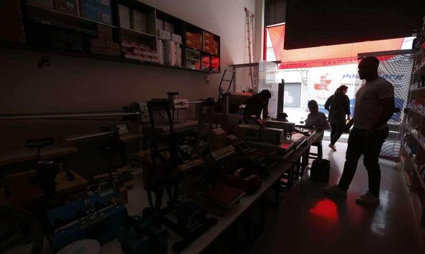 São Paulo (SP), 14/10/2024  -Ruas do bairro Bom Retiro com fabricas elojas semenergia elétrica desde sexta-feira devido as chuvas.Foto: Paulo Pinto/Agência Brasil