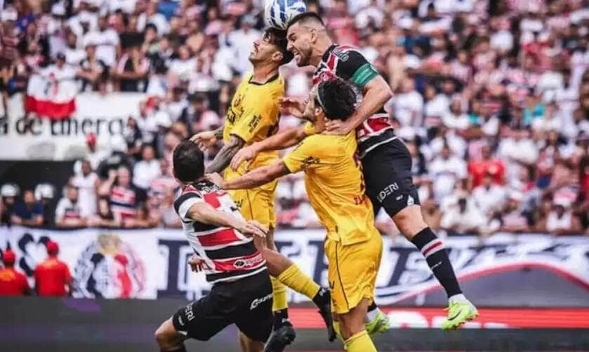 Recife- 02/02/2025  Santa Cruz e Sport fizeram bom jogo no Arruda. Infelizmente a violência entre torcedores correu solta. Foto: Paulo Paiva/ Sport Recife