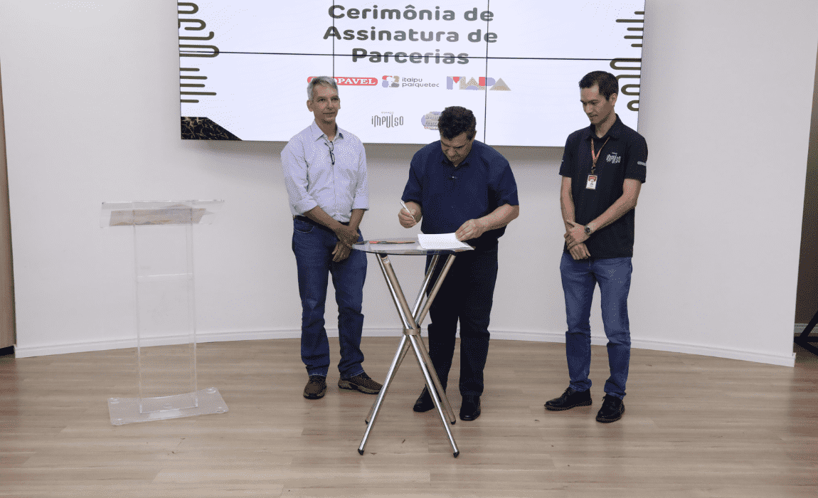 Mapa firma parceria para o fortalecimento da inovação agropecuária no Paraná