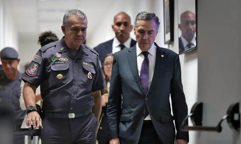 São Paulo (SP) 14/02/2025 - Presidente do STF, Luís Roberto Barroso após reunião com o comandante Geral da Policia Militar de São Paulo, coronel Cássio Araújo Freitas, na sede do COPOM . Foto: Paulo Pinto/Agencia Brasil