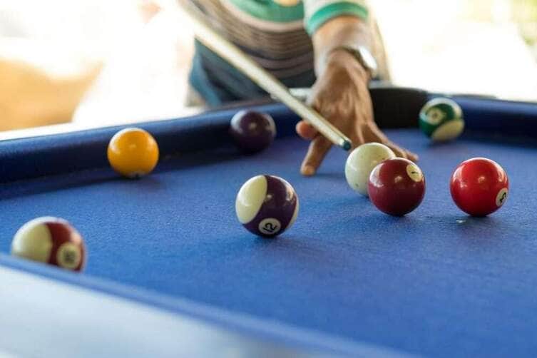 Jovem é executado a tiros enquanto jogava sinuca em bar de Mirassol D’Oeste