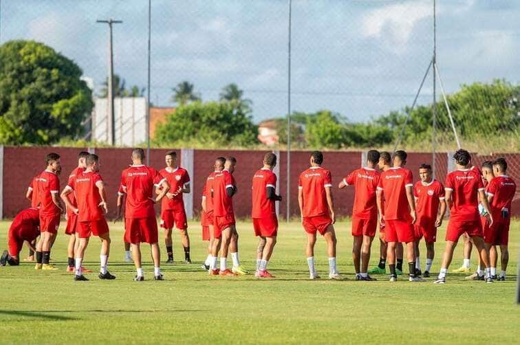 CRB x Ferroviário ao vivo; onde assistir nesta sexta (21) pela Copa do Nordeste. Imagem: Divulgação CRB