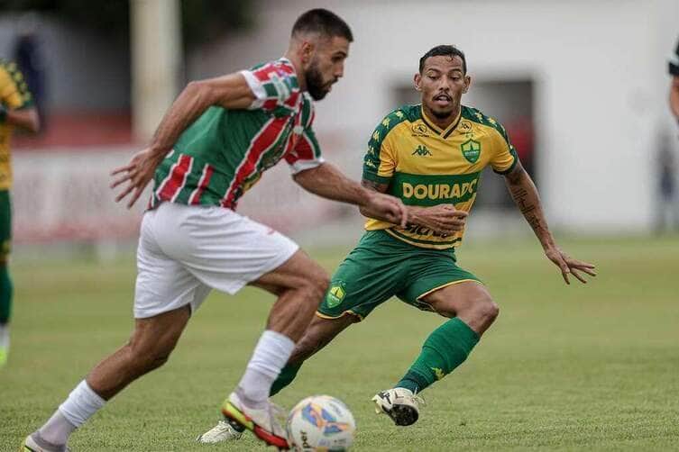 Cuiabá recebe o Operário VG e empate basta para ir à final; onde assistir ao vivo neste sábado (14). Imagem: AssCom Dourado